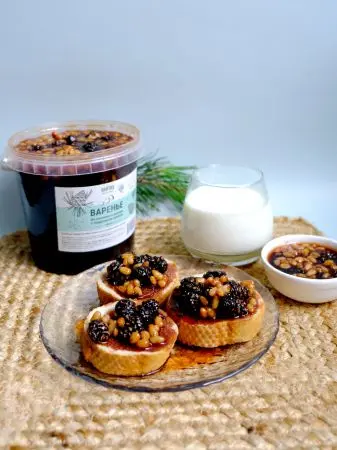 Варенье из сосновых шишек с кедровым орехом, 1 л Варенье из сосновых шишек с кедровым орехом, 1 л